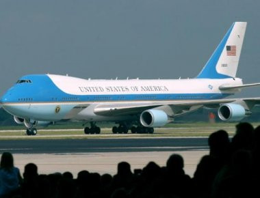 «Ιπτάμενος Λευκός Οίκος»: Πόσο κοστίζει μια πτήση του Air Force One;